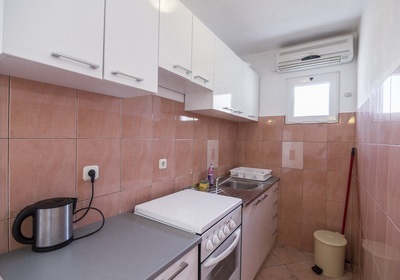 apartman roza, kuhinja